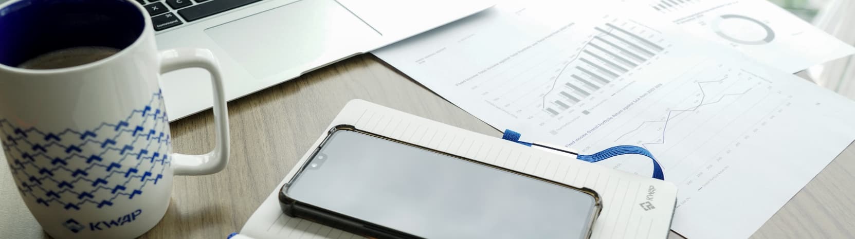 Carta prestasi kewangan dan instrumen pendapatan tetap