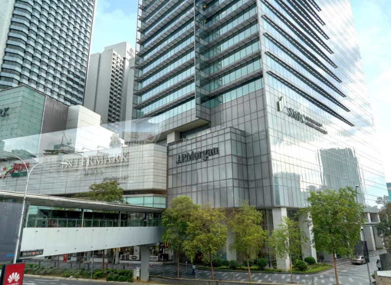 Menara pejabat di pusat perniagaan Kuala Lumpur
